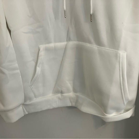 Unisex NWT pullover sweat shirt skull theme… Never worn - Picture 3 of 4